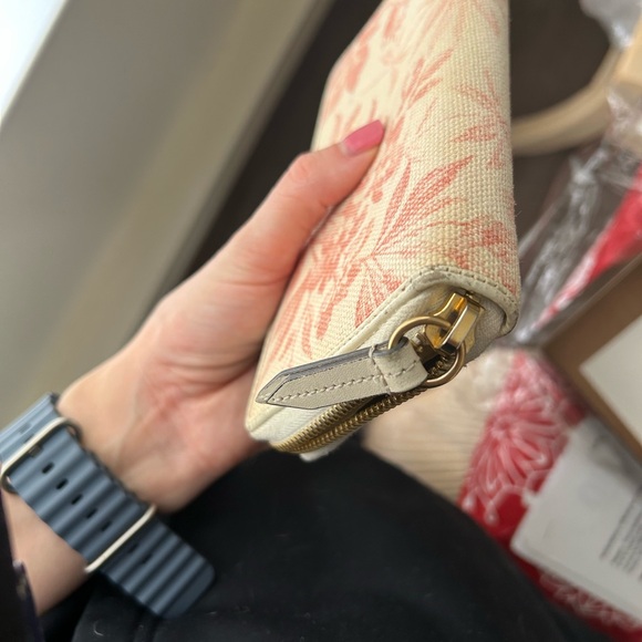 Gucci EUC Floral Cream and Pink Women's Wallet And Gucci box - Picture 16 of 16